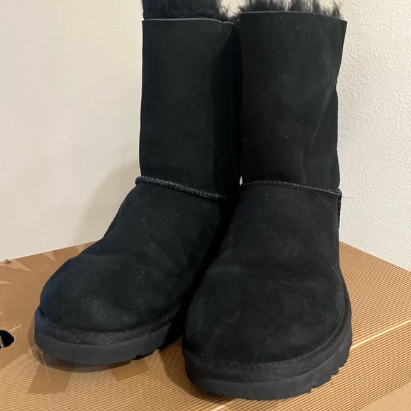 Ugg Bailey boot with bow - Picture 3 of 3